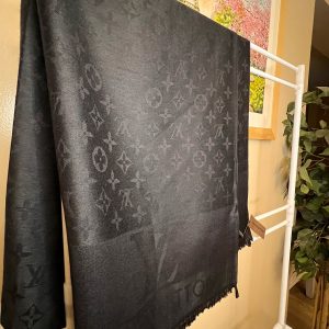 Pashmina Louis Vuitton Negra