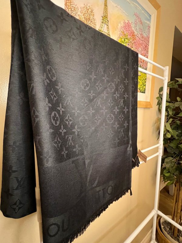 Pashmina Louis Vuitton Negra - Imagen 2