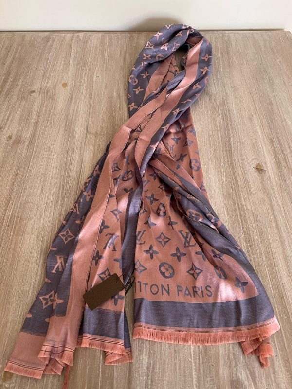 Pashmina Louis Vuitton Rosa y Gris - Imagen 4
