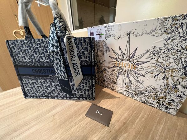 Cartera Christian Dior Book Tote