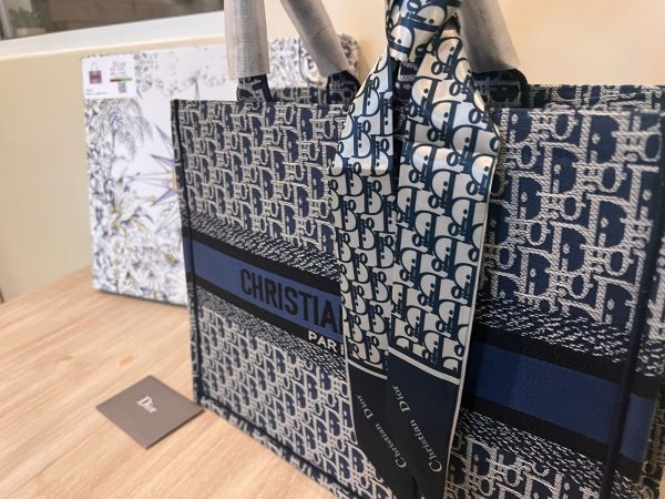 Cartera Christian Dior Book Tote - Imagen 5
