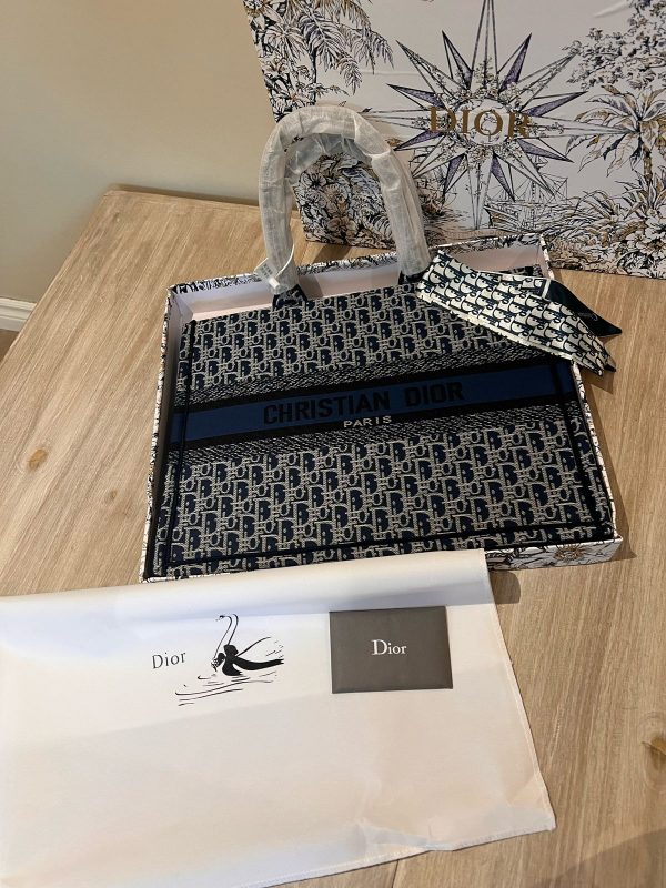Cartera Christian Dior Book Tote - Imagen 12