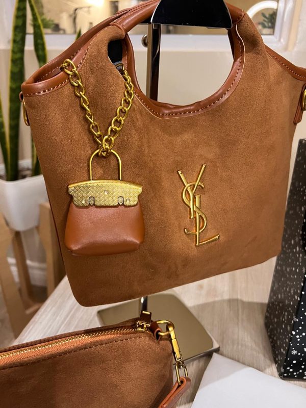 YSL Vintage terciopelo. Bolso y bandolera. Tamaño pequeño - Medidas: 27x27 cm - Imagen 7