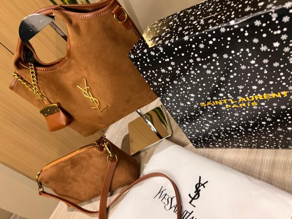 YSL Vintage terciopelo. Bolso y bandolera. Tamaño pequeño - Medidas: 27x27 cm - Imagen 5
